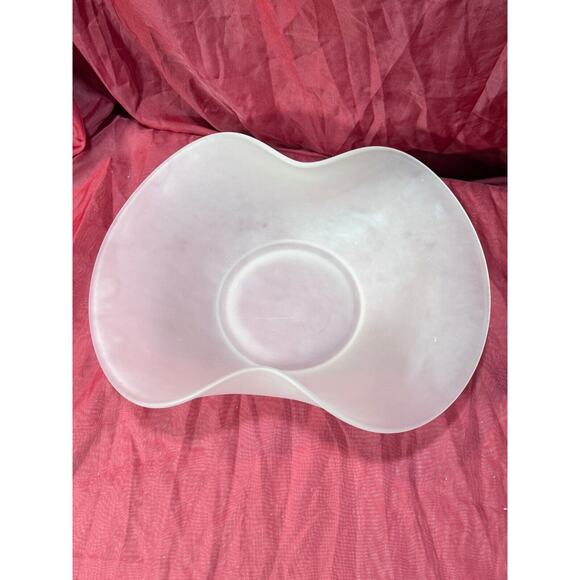 Vintage 14” White Satin Glass Wave Bowl Tray Freeform Design Centerpiece Platter - Picture 3 of 9